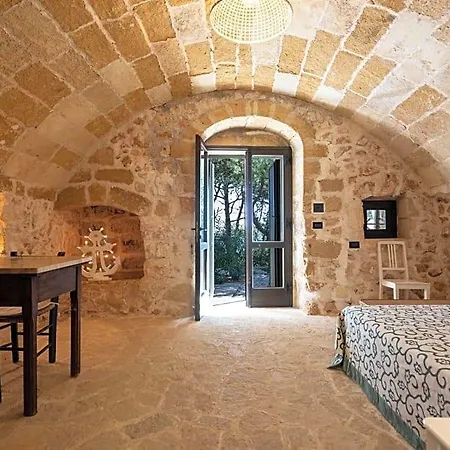 Il Posto Delle Fragole Castro (Lecce)
